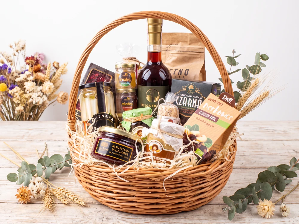 Ekologiczny kosz prezentowy z naturalnymi polskimi produktami